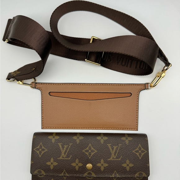 Authentic International Wallet - Picture 10 of 11